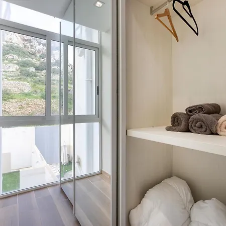 Stunning 2br W/hill View, Perfect For Relaxing By 360 Estates