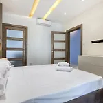 Stunning 2br W/hill View, Perfect For Relaxing By 360 Estates *