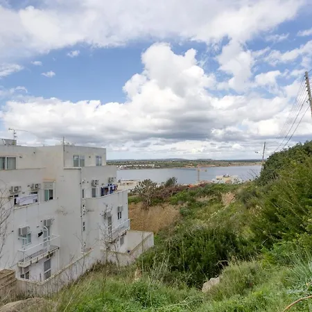 Apartment Stunning 2br W/hill View, Perfect For Relaxing By 360 Estates